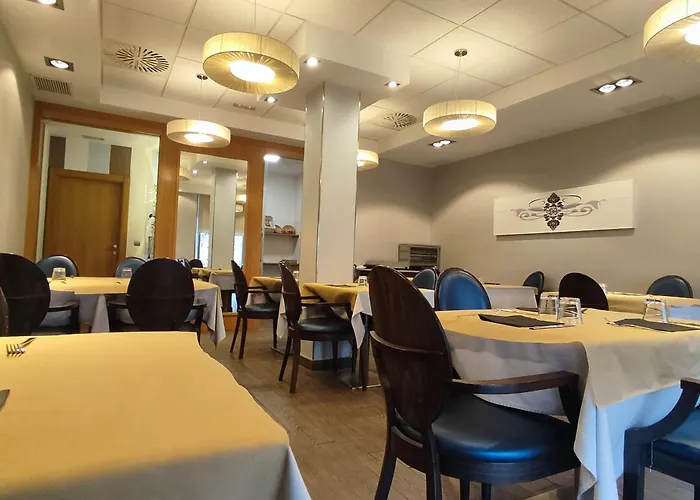 Meseguer アパートホテル