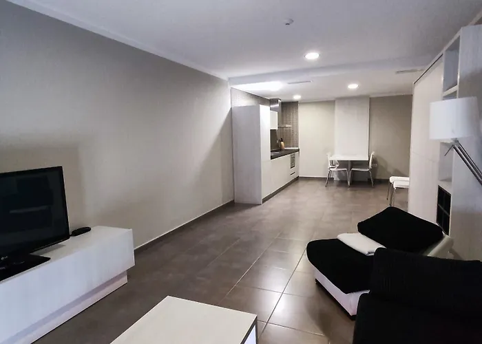 Meseguer アパートホテル 4*